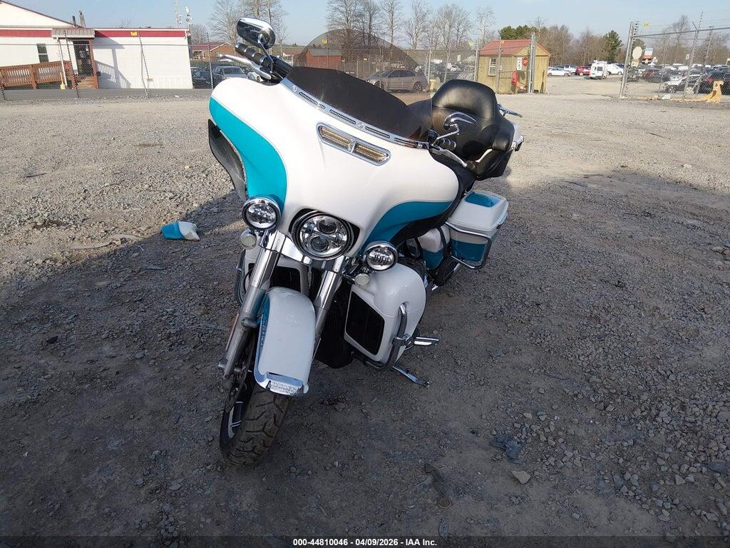 1HD1FCC12HB601112 2017 HARLEY-DAVIDSON FLHTCU photo no. 2
