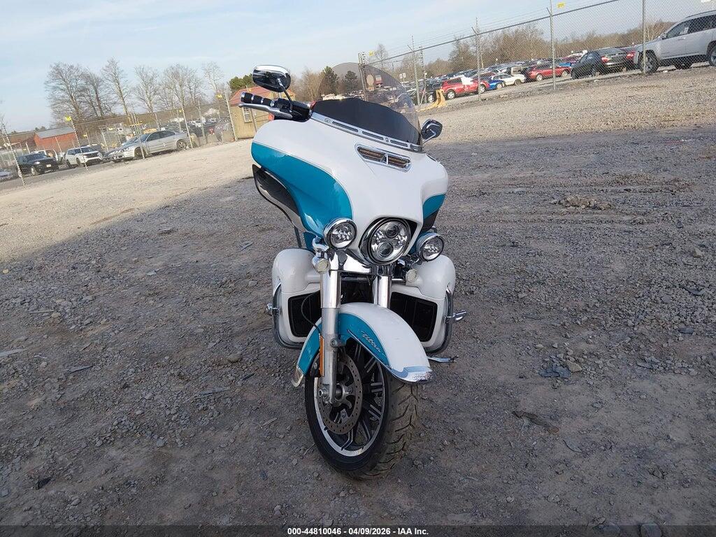 1HD1FCC12HB601112 2017 HARLEY-DAVIDSON FLHTCU photo no. 5