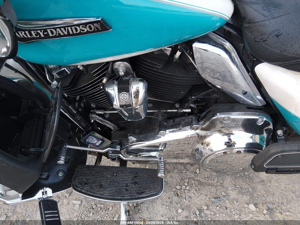 1HD1FCC12HB601112 2017 HARLEY-DAVIDSON FLHTCU photo no. 9