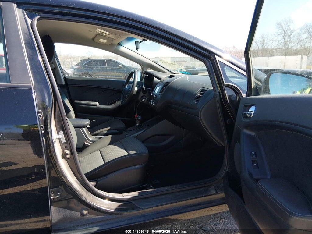 KNAFX4A67G5528841 2016 KIA FORTE photo no. 5