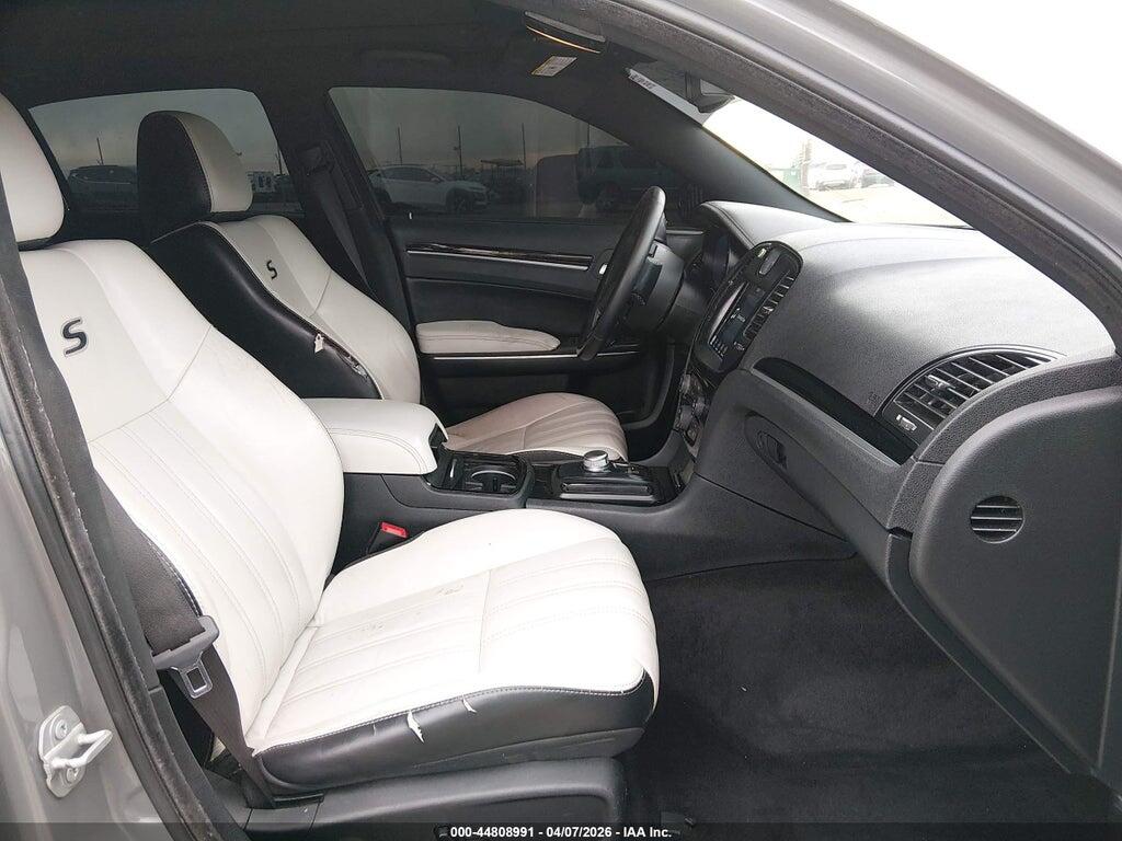 2C3CCAGG5HH588731 2017 CHRYSLER 300 photo no. 5