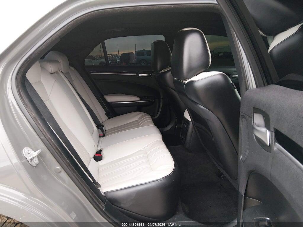2C3CCAGG5HH588731 2017 CHRYSLER 300 photo no. 8