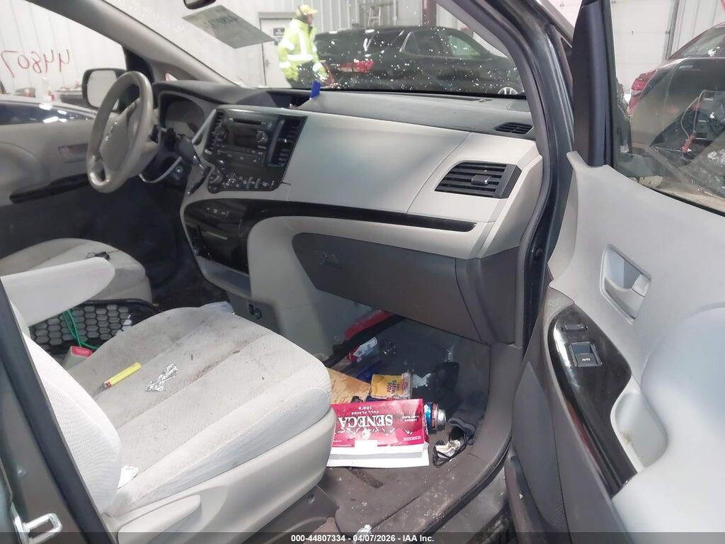 5TDKK3DC5ES502435 2014 TOYOTA SIENNA photo no. 5