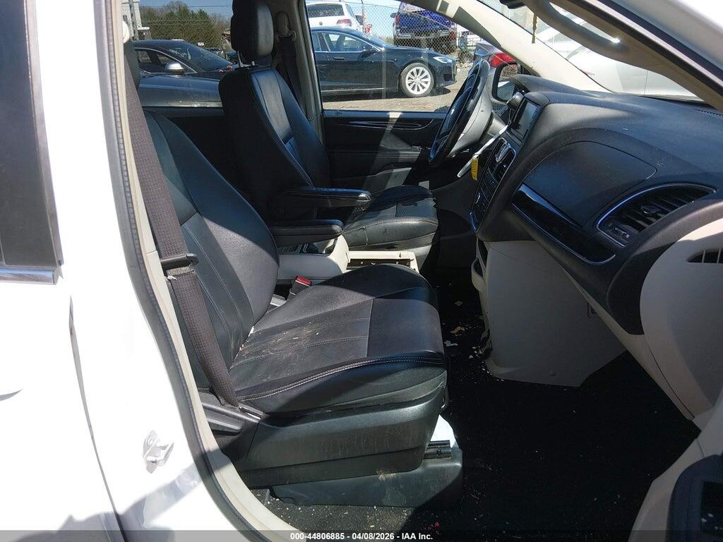 2C4RC1BG6GR246260 2016 CHRYSLER TOWN & COUNTRY photo no. 5