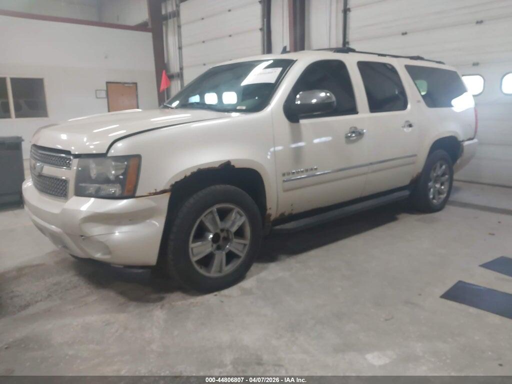 1GNUKKE31AR164047 2010 CHEVROLET SUBURBAN 1500 photo no. 2