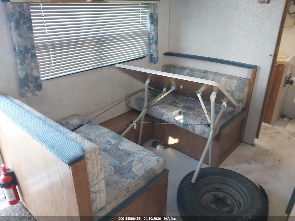 1EC5T2128R2373341 1994 FLEETWOOD PROWLER M-21-5T XT-1 photo no. 8