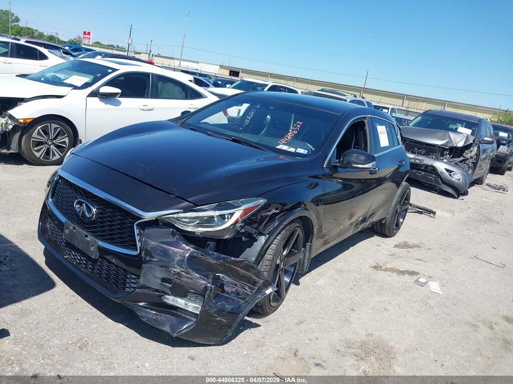 SJKCH5CP4HA021089 2017 INFINITI QX30 photo no. 2