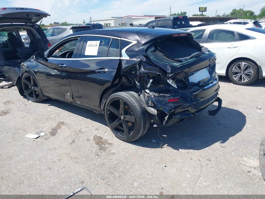 SJKCH5CP4HA021089 2017 INFINITI QX30 photo no. 3