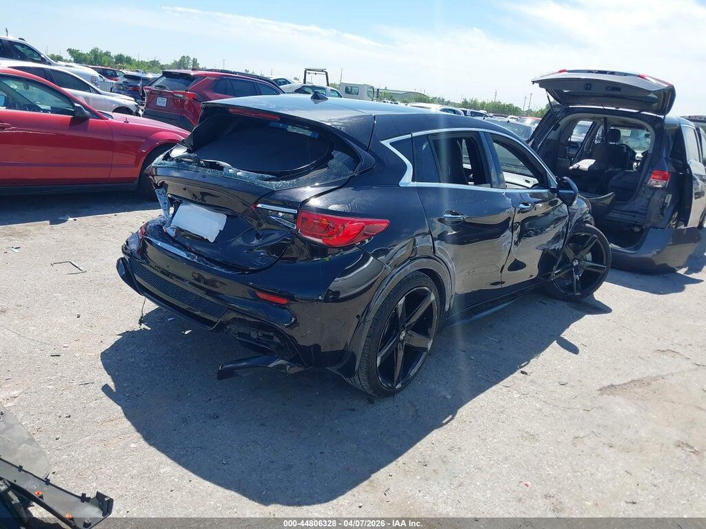 SJKCH5CP4HA021089 2017 INFINITI QX30 photo no. 4