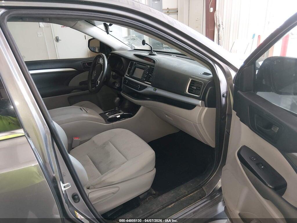 5TDZZRFH0JS263960 2018 TOYOTA HIGHLANDER photo no. 5