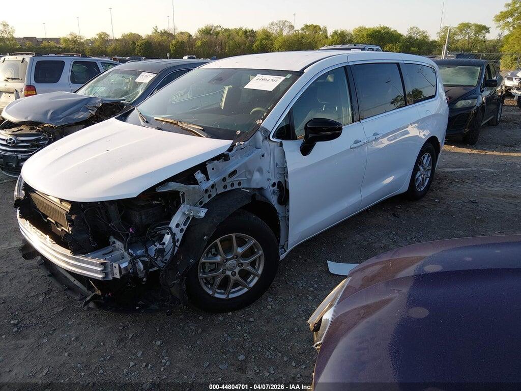 2C4RC1CG4SR605693 2025 CHRYSLER VOYAGER photo no. 2