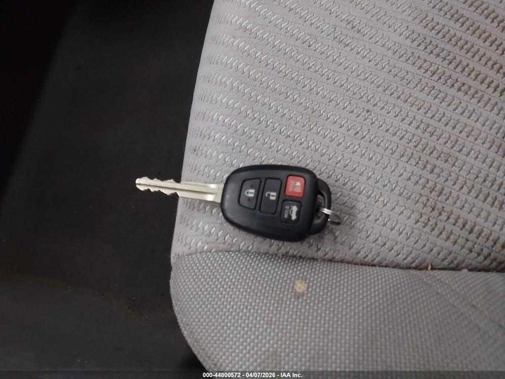 4T4BF1FKXFR501597 2015 TOYOTA CAMRY photo no. 11