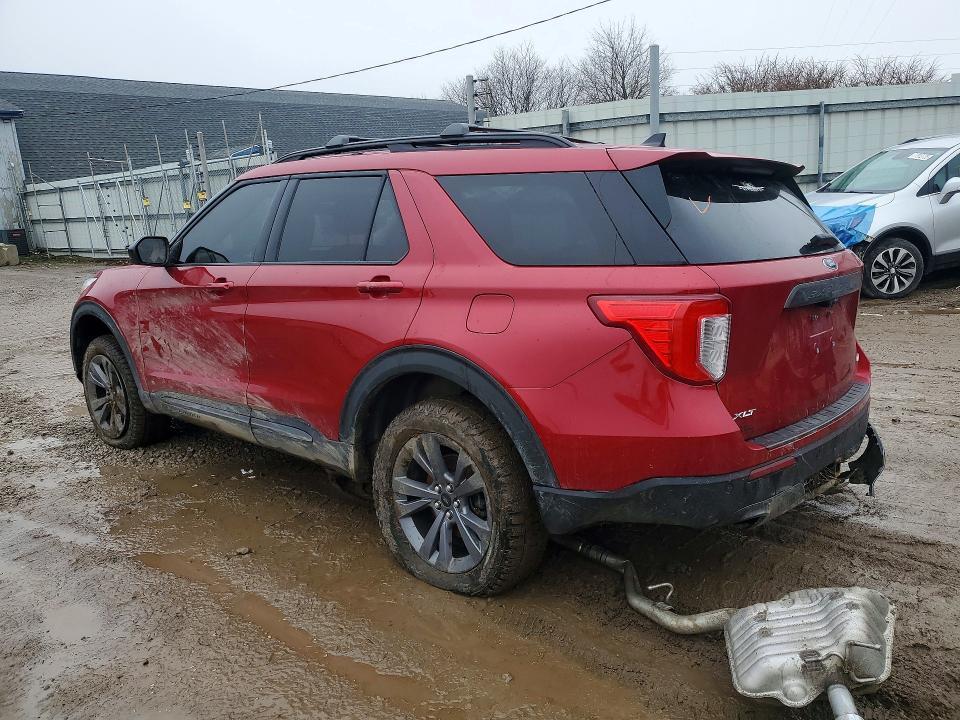 1FMSK8DH3NGA60995 2022 FORD EXPLORER photo no. 2