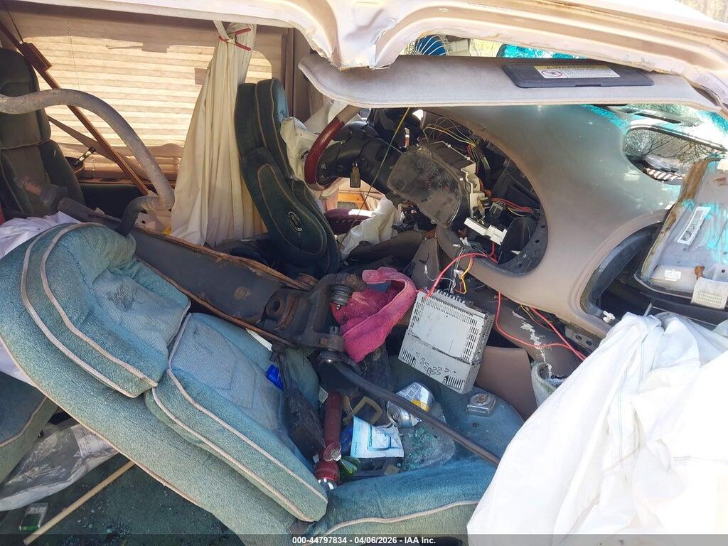 1FDEE1462VHB56055 1997 FORD E-150 photo no. 5