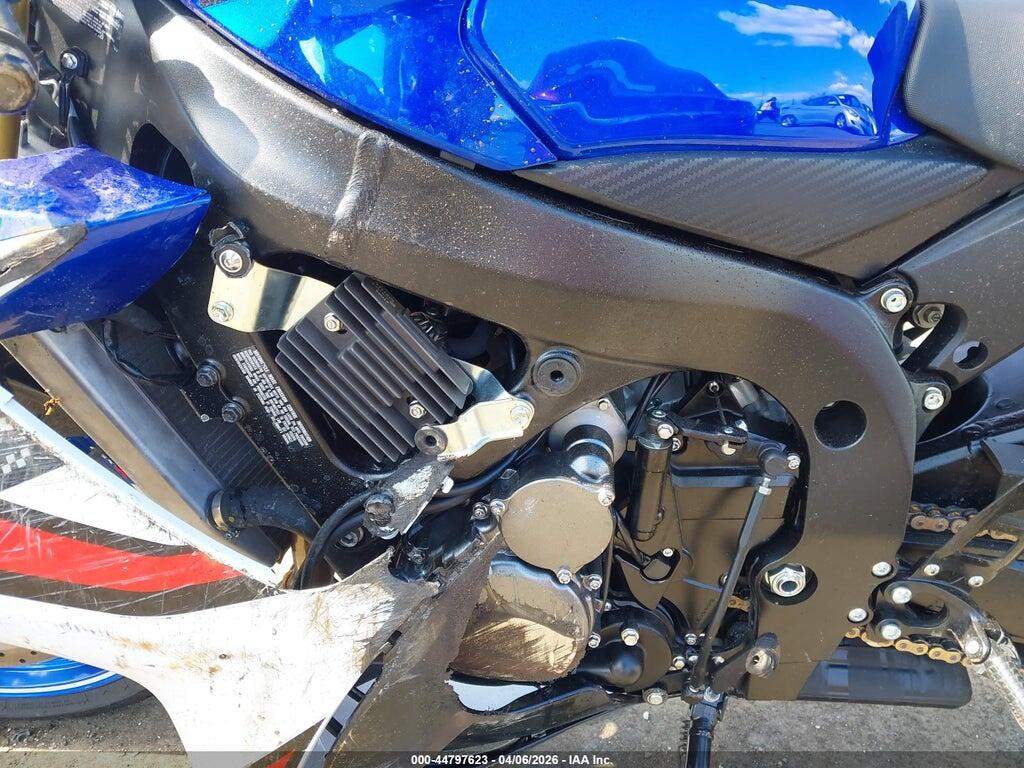 JS1GR7MA9T7101415 2026 SUZUKI GSX-R750 photo no. 9