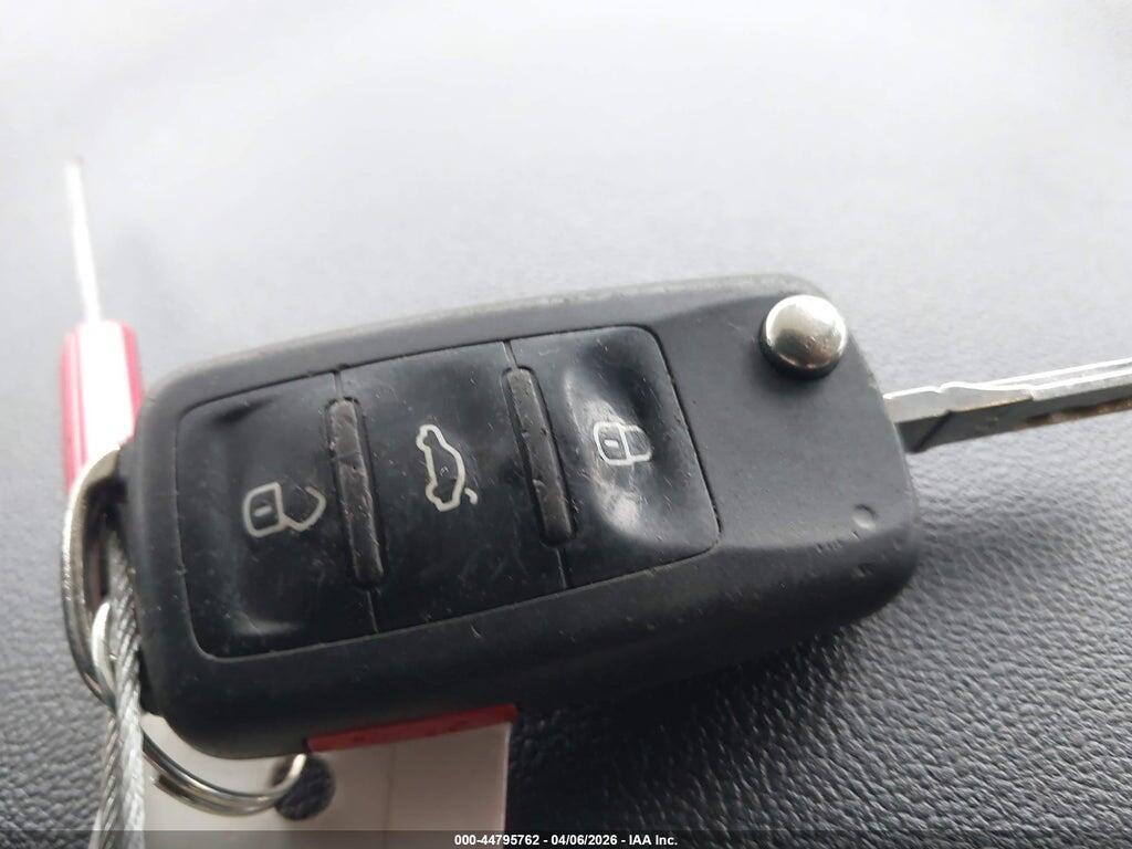 3VWFD7AT5KM711061 2019 VOLKSWAGEN BEETLE photo no. 11