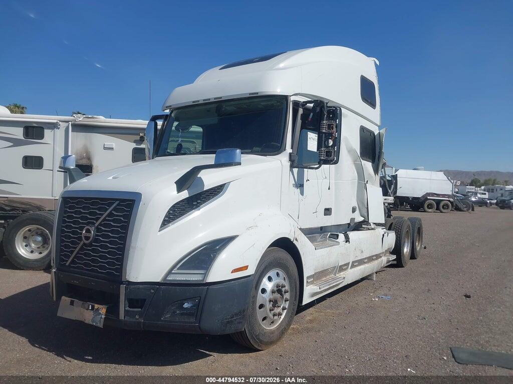 4V4NC9EH7KN215076 2019 VOLVO VNL photo no. 2