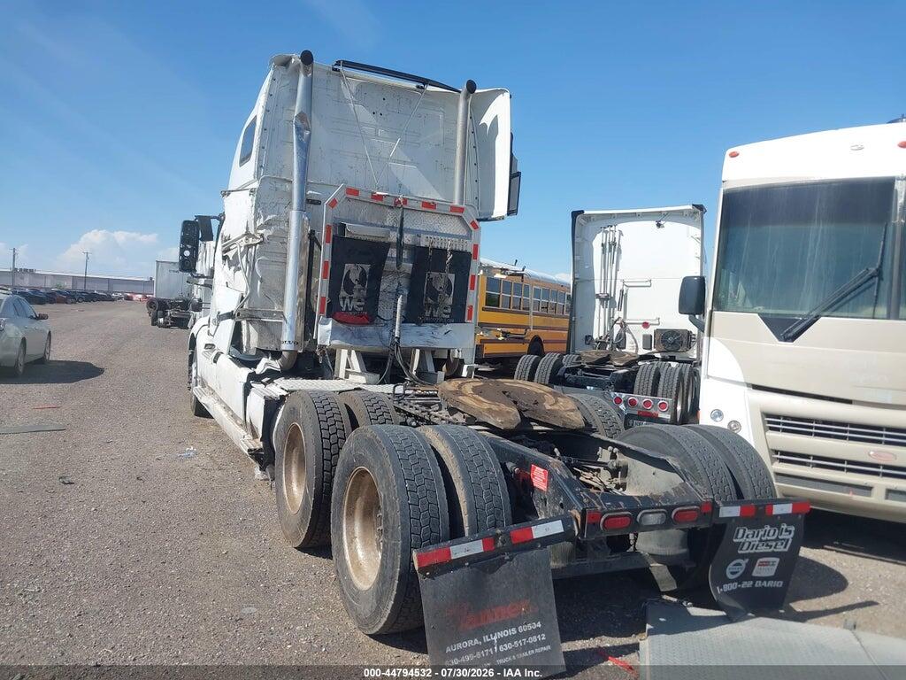 4V4NC9EH7KN215076 2019 VOLVO VNL photo no. 3