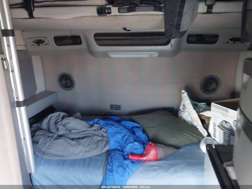 4V4NC9EH7KN215076 2019 VOLVO VNL photo no. 6