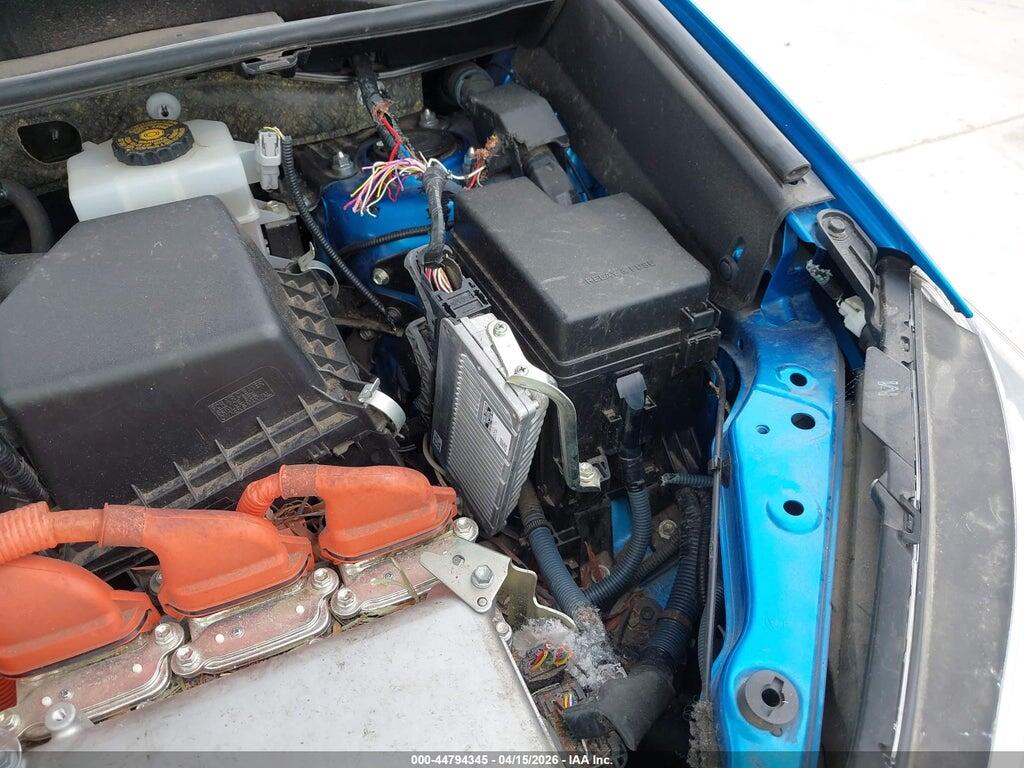 JTMDJREV2HD068019 2017 TOYOTA RAV4 HYBRID photo no. 6