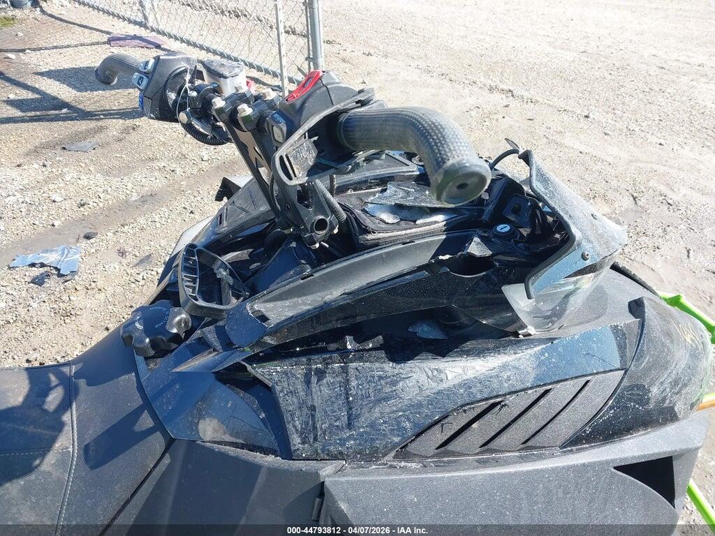 4UF17SNW5HT115804 2017 ARCTIC CAT ZR 8000 photo no. 12