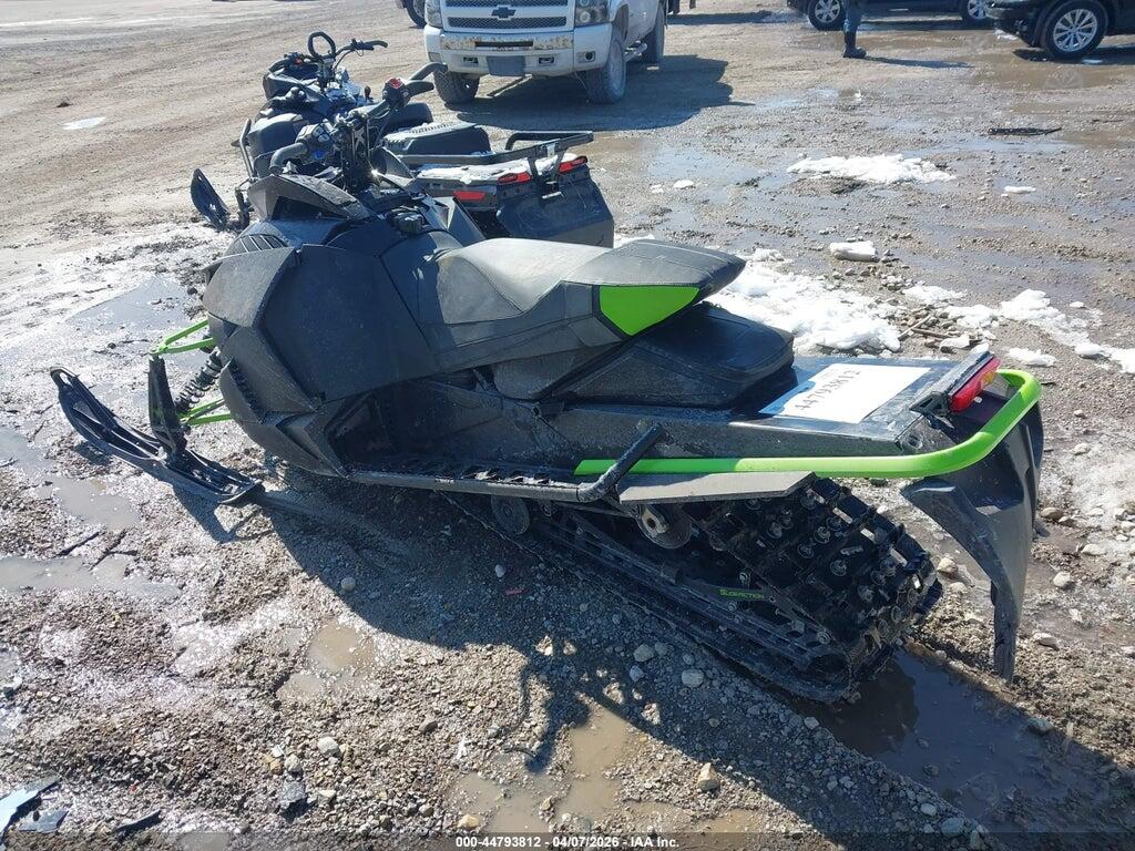 4UF17SNW5HT115804 2017 ARCTIC CAT ZR 8000 photo no. 3