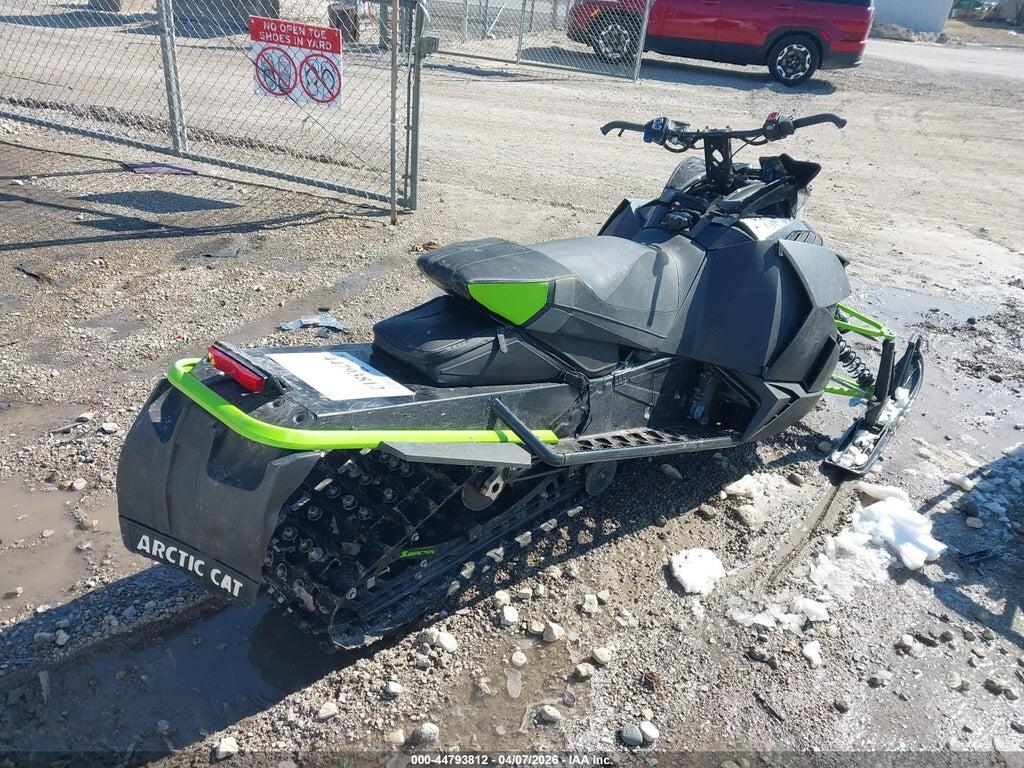 4UF17SNW5HT115804 2017 ARCTIC CAT ZR 8000 photo no. 4