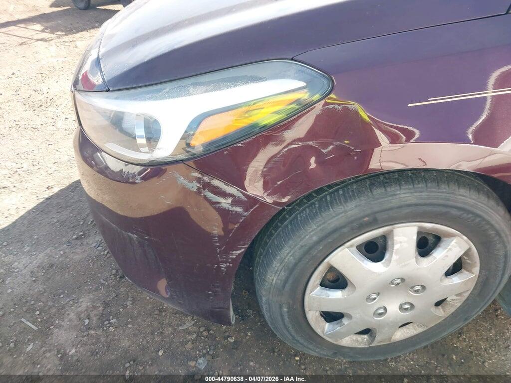 3KPFK4A76HE084724 2017 KIA FORTE photo no. 12