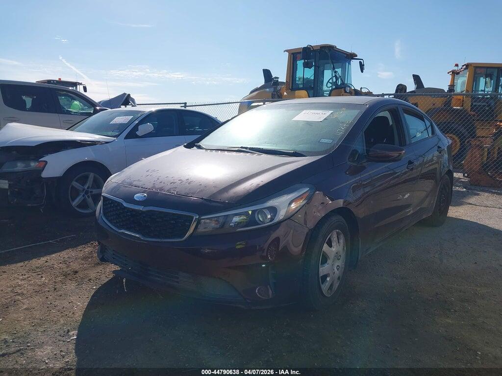 3KPFK4A76HE084724 2017 KIA FORTE photo no. 2