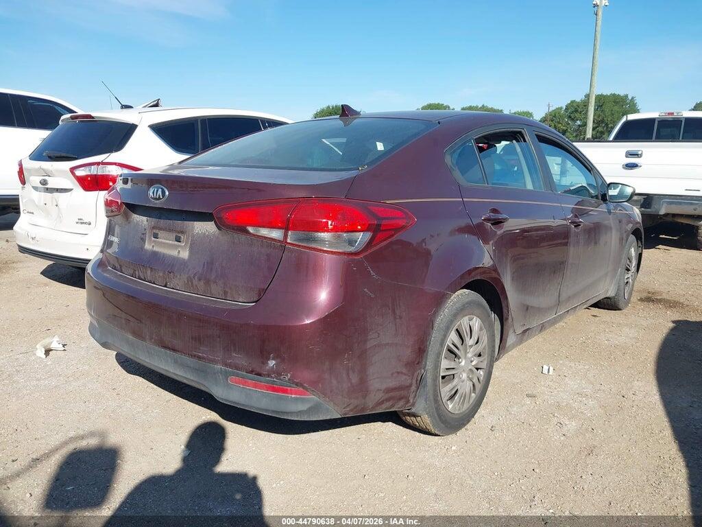 3KPFK4A76HE084724 2017 KIA FORTE photo no. 4