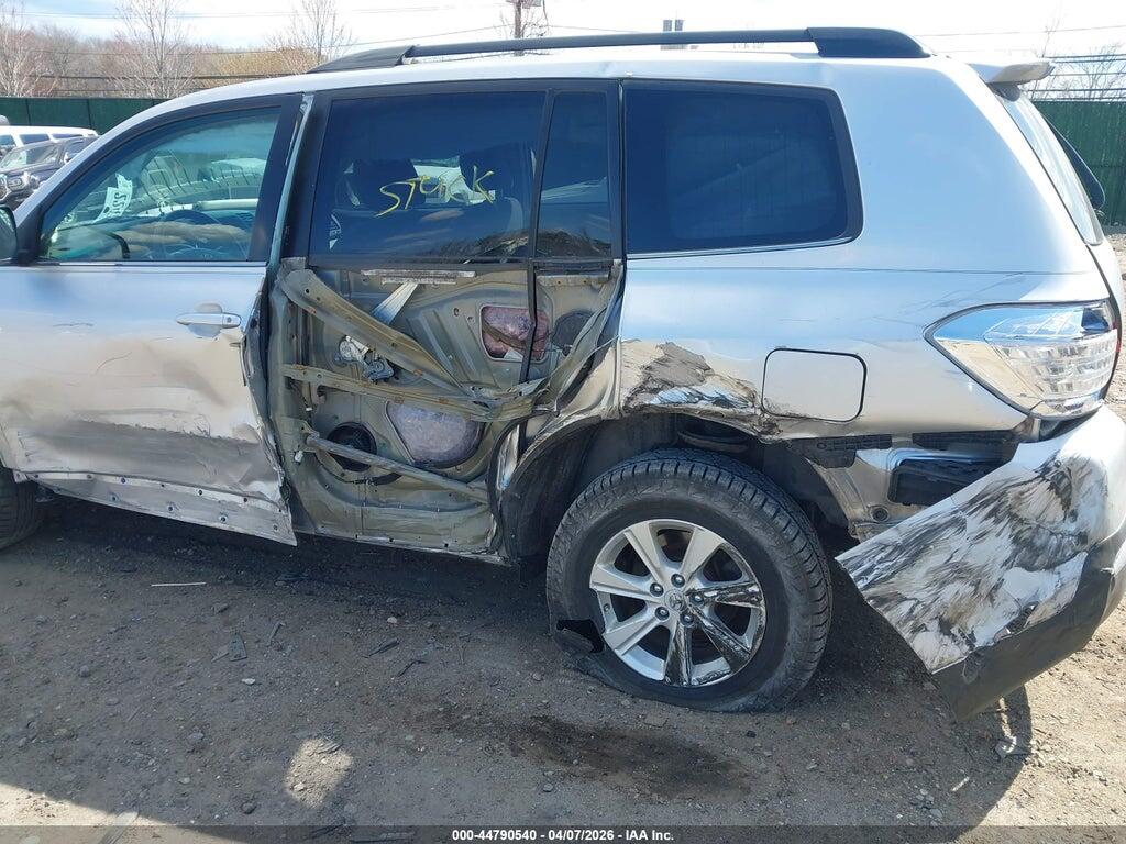 5TDBK3EH3BS086195 2011 TOYOTA HIGHLANDER photo no. 6