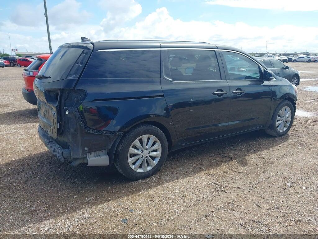 KNDMC5C11J6376196 2018 KIA SEDONA photo no. 4