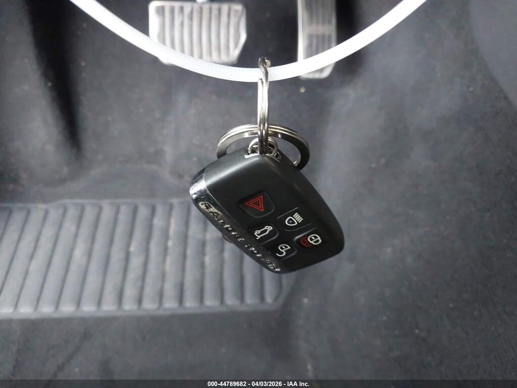 SALYL2RX9JA777464 2018 LAND ROVER RANGE ROVER VELAR photo no. 11