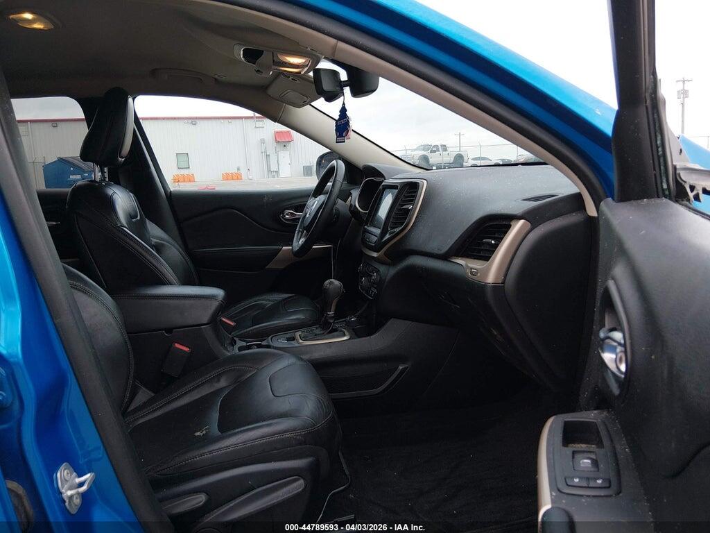 1C4PJMDB1JD570730 2018 JEEP CHEROKEE photo no. 5