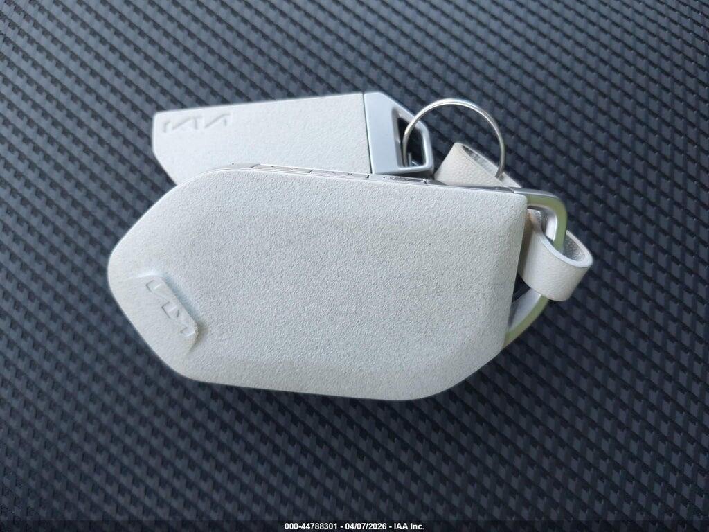 5XYC4DJC2SG005750 2025 KIA EV6 photo no. 11