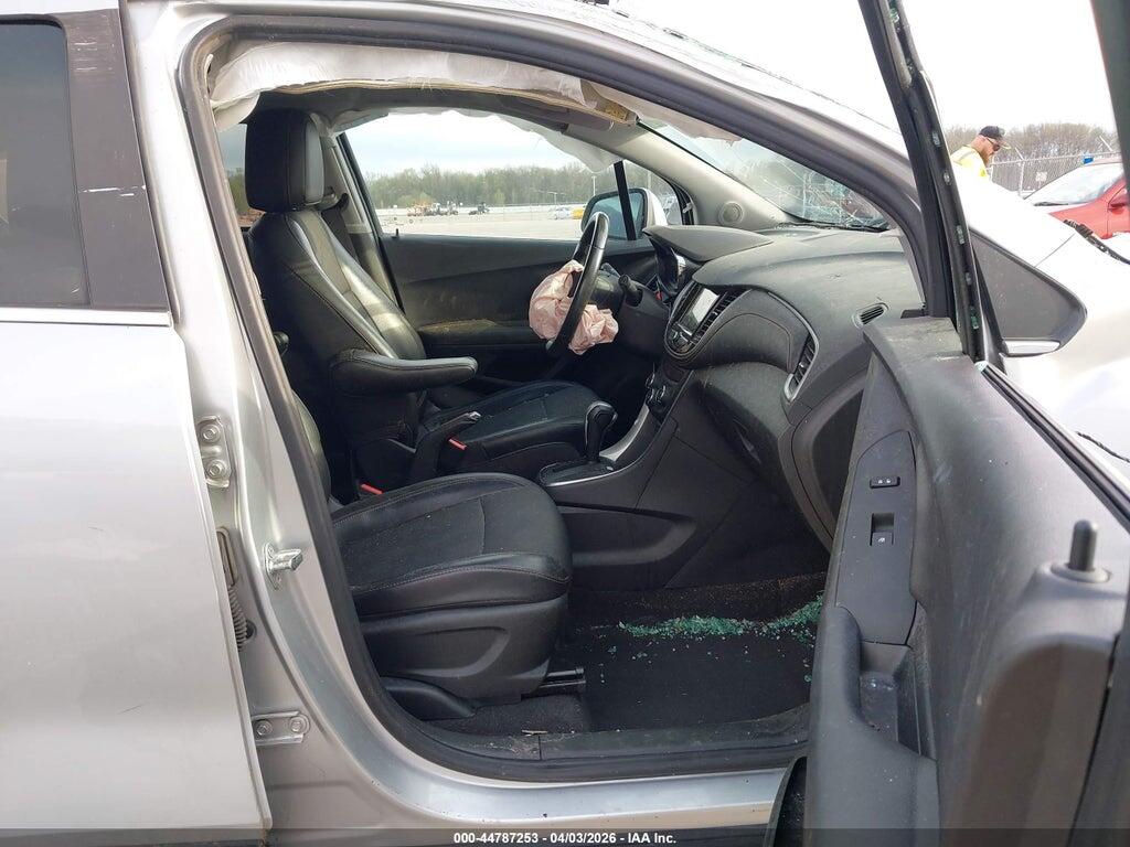 3GNCJLSB1JL303374 2018 CHEVROLET TRAX photo no. 5