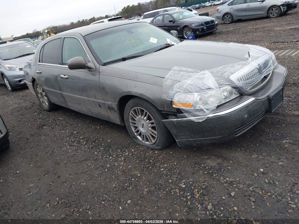 1LNHM82W83Y609166 2003 LINCOLN TOWN CAR photo no. 1