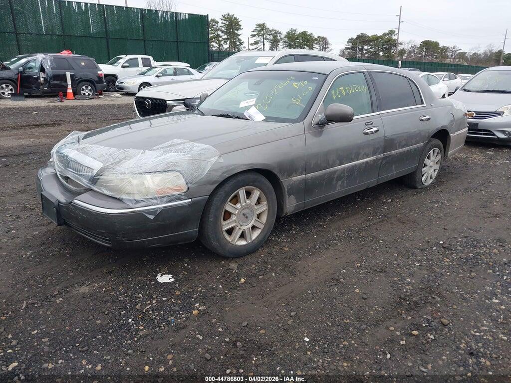 1LNHM82W83Y609166 2003 LINCOLN TOWN CAR photo no. 2