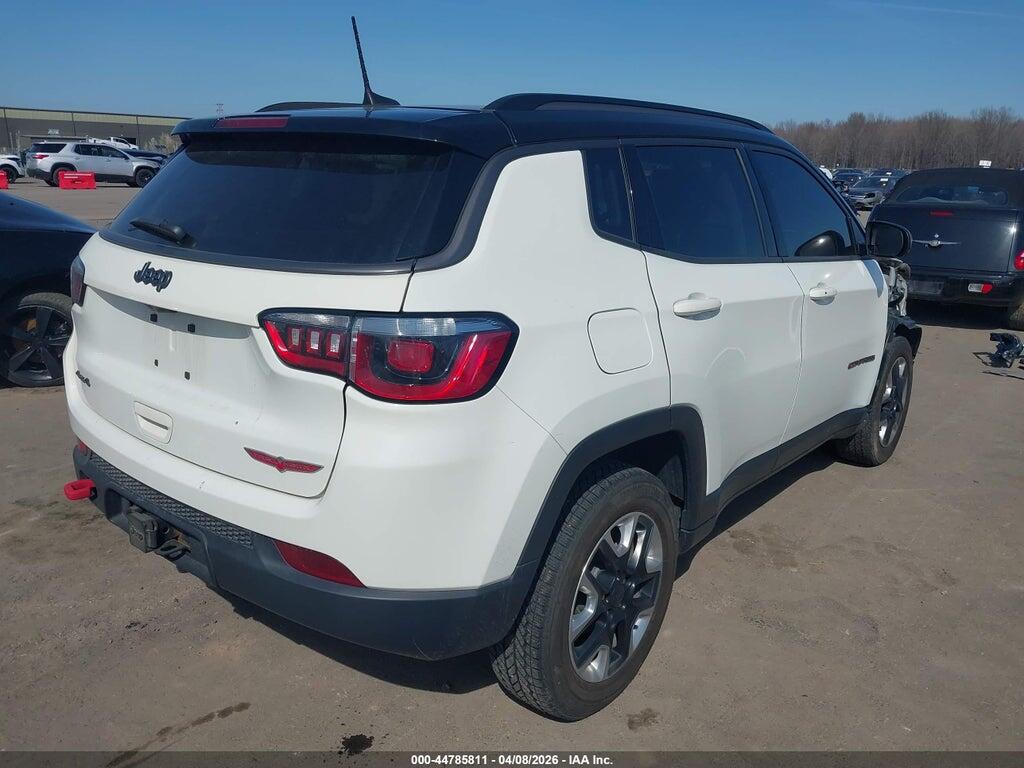 3C4NJDDB4JT231624 2018 JEEP COMPASS photo no. 4