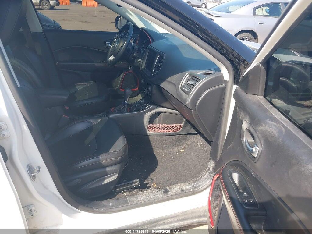 3C4NJDDB4JT231624 2018 JEEP COMPASS photo no. 5