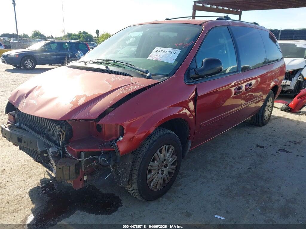2C4GP44R35R543253 2005 CHRYSLER TOWN & COUNTRY photo no. 2