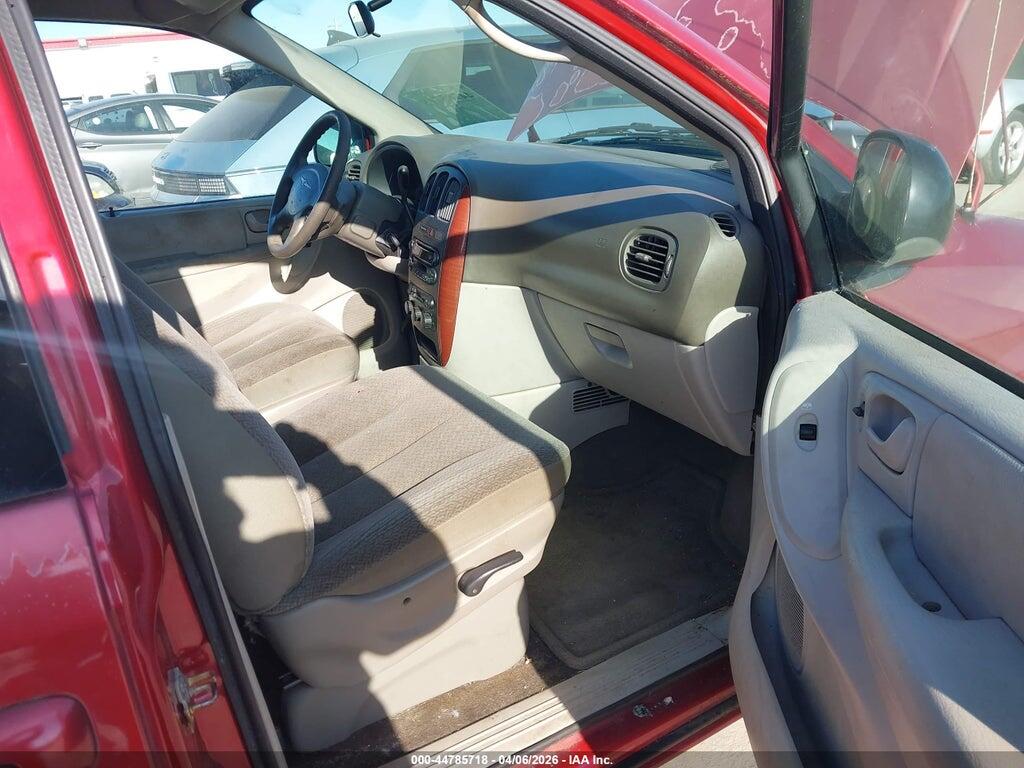 2C4GP44R35R543253 2005 CHRYSLER TOWN & COUNTRY photo no. 5