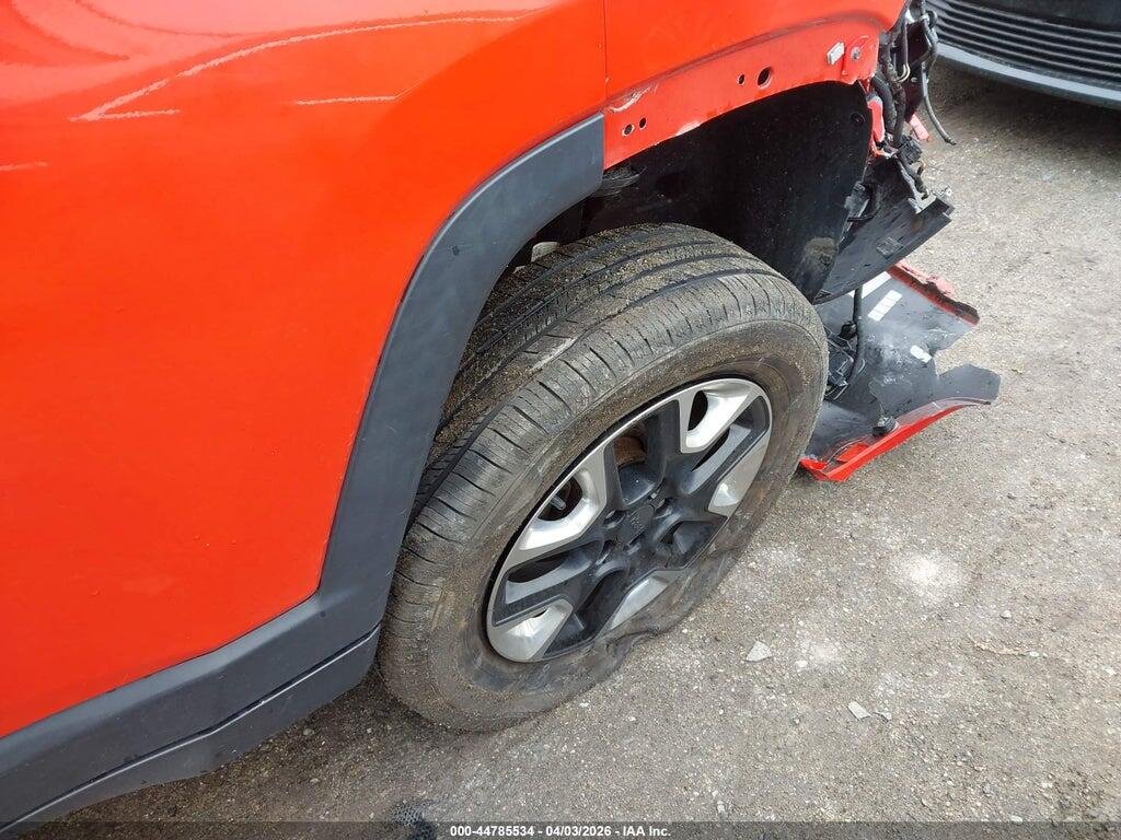 3C4NJDDB5JT116305 2018 JEEP COMPASS photo no. 6