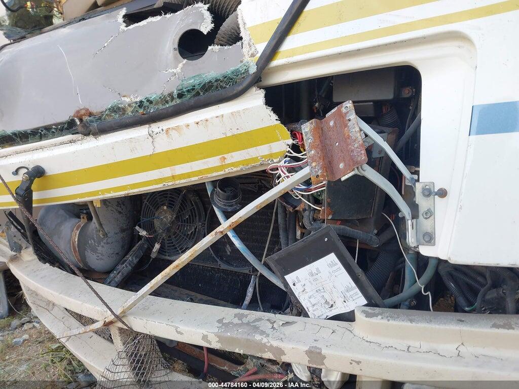 5B4MP67G833360452 2003 WORKHORSE CUSTOM CHASSIS MOTORHOME CHASSIS photo no. 10