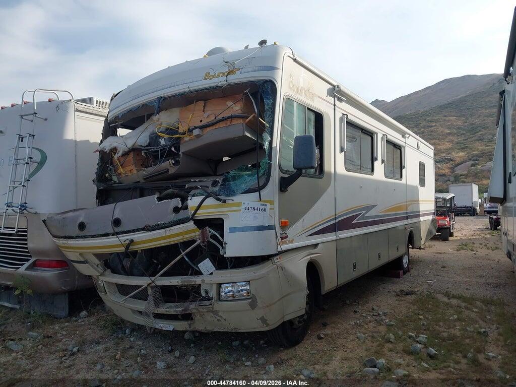 5B4MP67G833360452 2003 WORKHORSE CUSTOM CHASSIS MOTORHOME CHASSIS photo no. 2