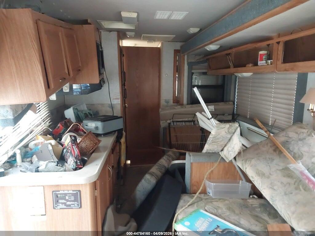 5B4MP67G833360452 2003 WORKHORSE CUSTOM CHASSIS MOTORHOME CHASSIS photo no. 8