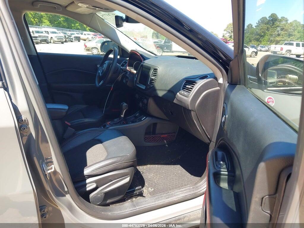 3C4NJDDB9MT574689 2021 JEEP COMPASS photo no. 5