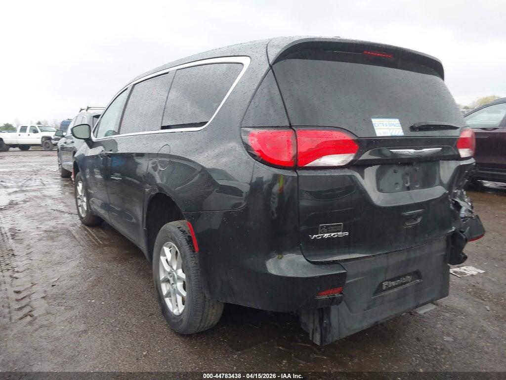 2C4RC1CG4PR520232 2023 CHRYSLER VOYAGER photo no. 3