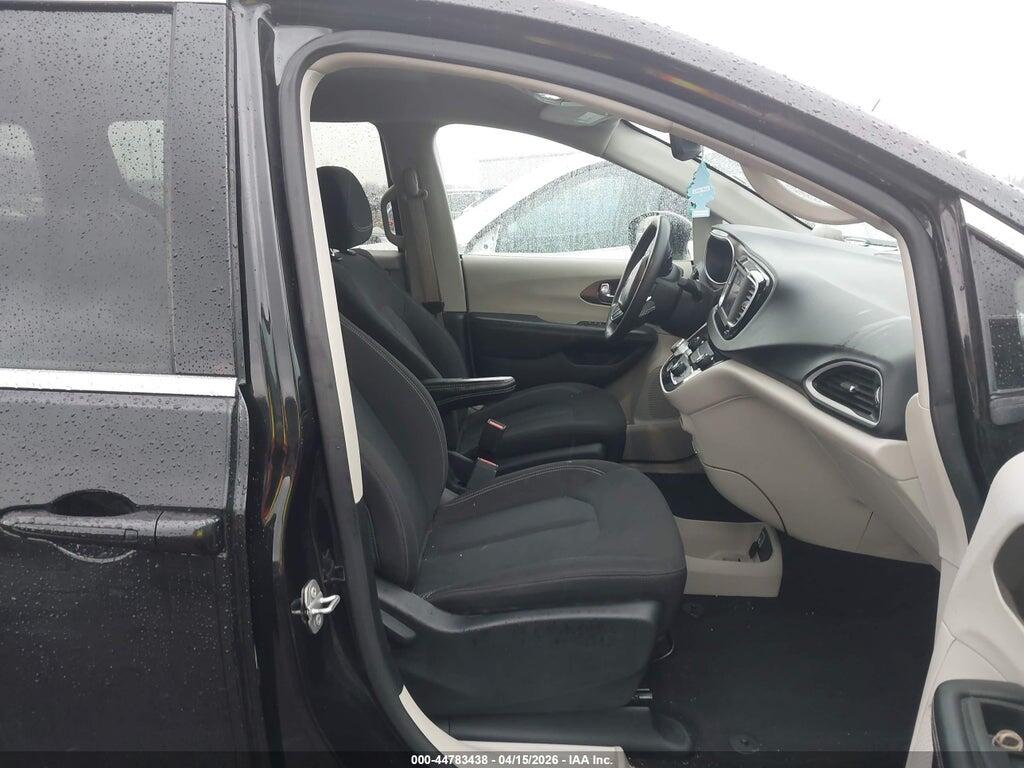 2C4RC1CG4PR520232 2023 CHRYSLER VOYAGER photo no. 5