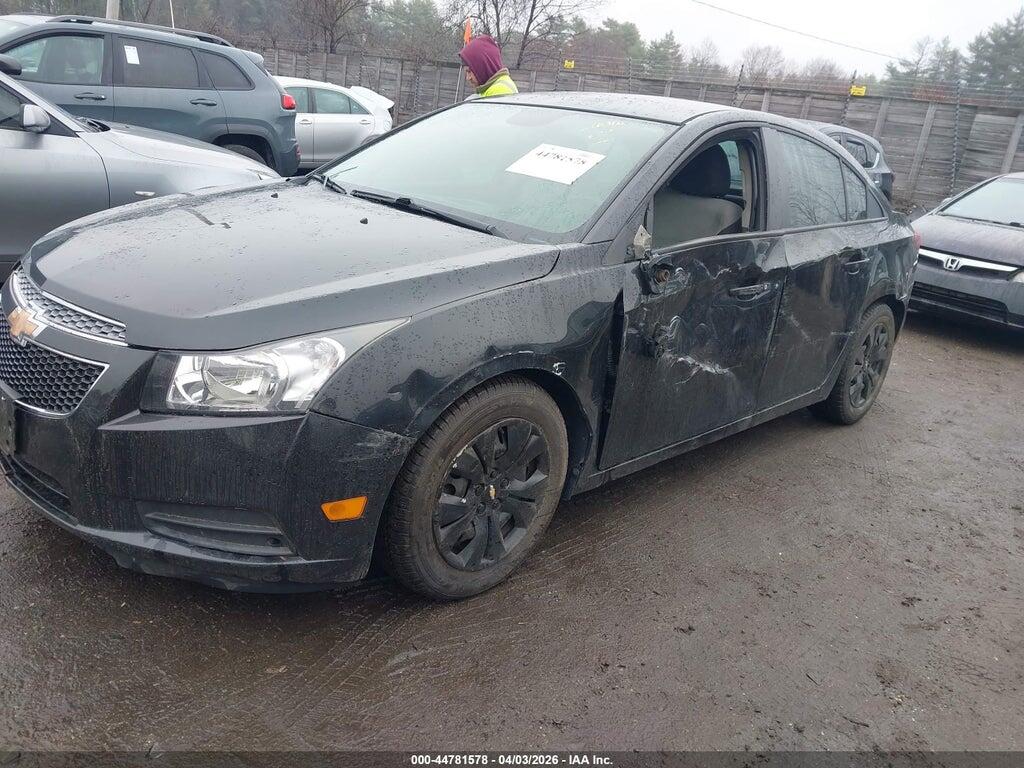 1G1PA5SG7E7167062 2014 CHEVROLET CRUZE photo no. 2
